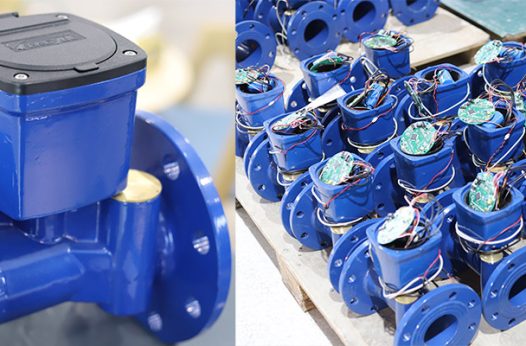 Displayed several smart flow meters in the warehouse along with detailed images of these flow meters.