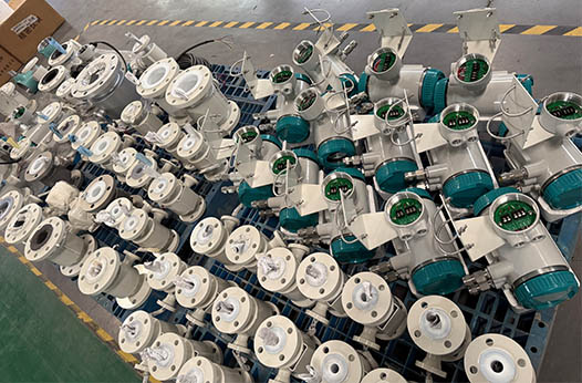 Electromagnetic Flow Meter vs Turbine Flow Meter: Which Is Better for Your 2025 Industrial Applications?