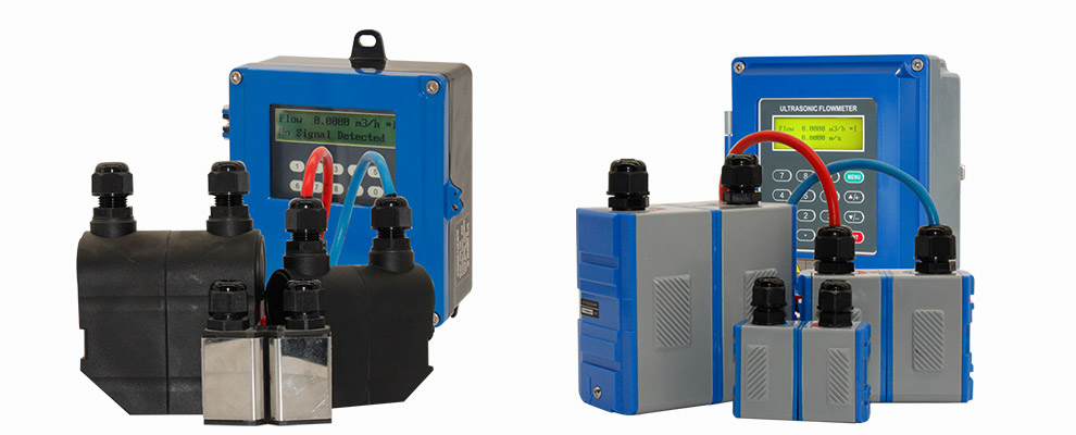 Wall-mounted ultrasonic flow meter