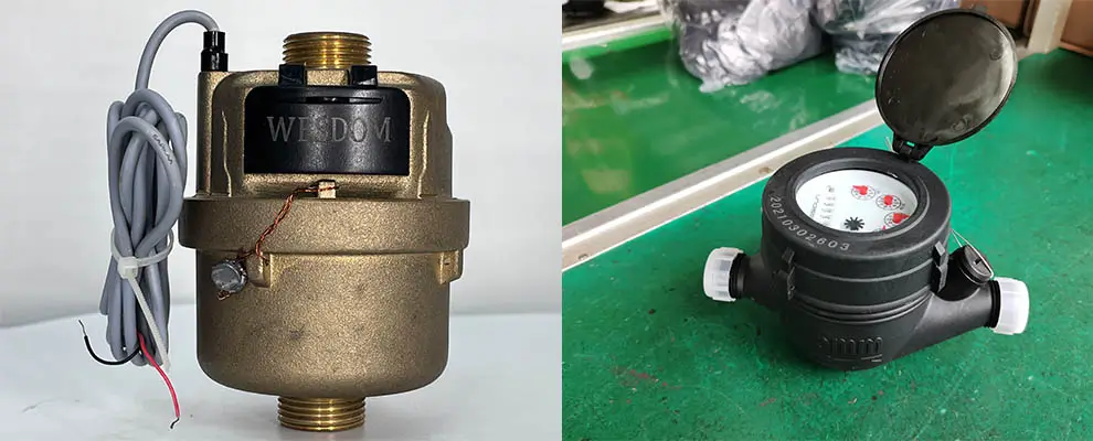 Volumetric piston water meter and plastic-cased mechanical water meter